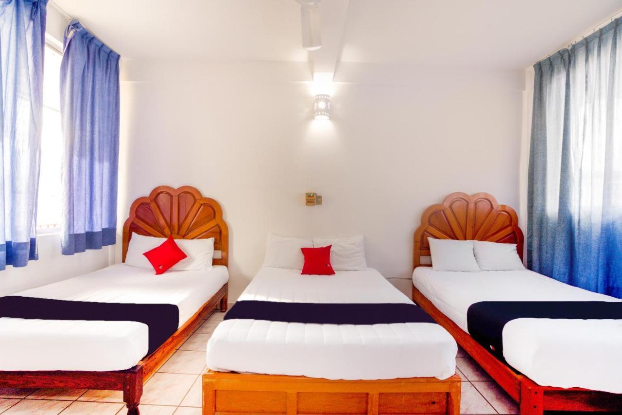 Hotel Adelita Сиуатанехо Экстерьер фото