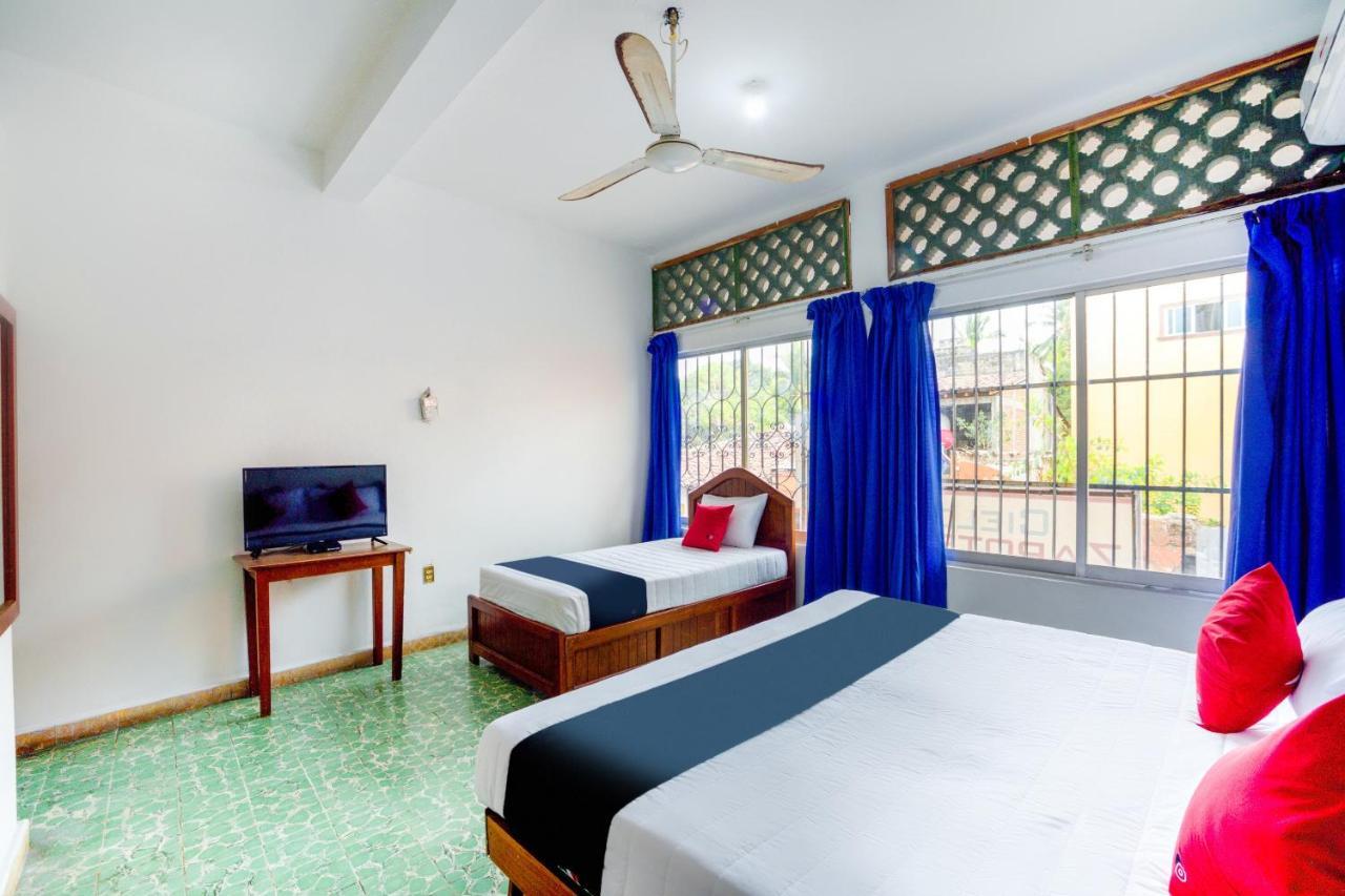 Hotel Adelita Сиуатанехо Экстерьер фото